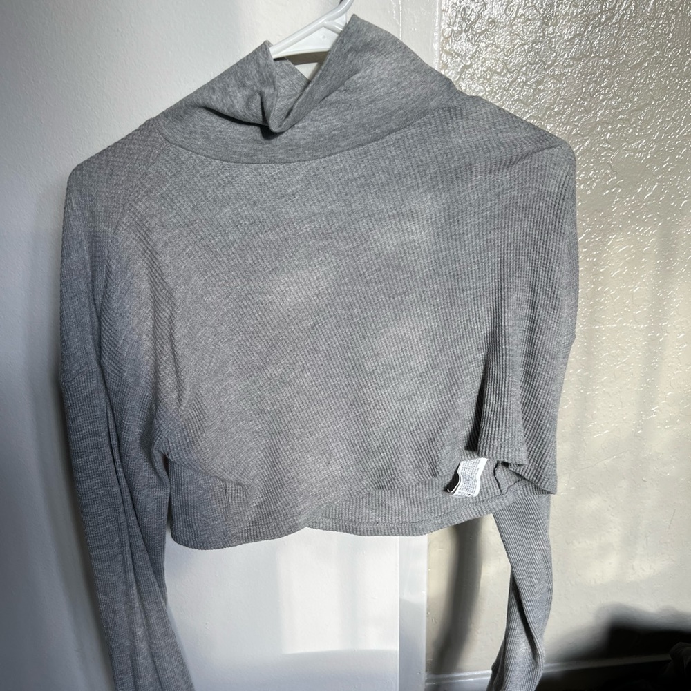 turtle neck crop top